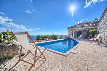 Private Pool Villa Retreat in Brsečine