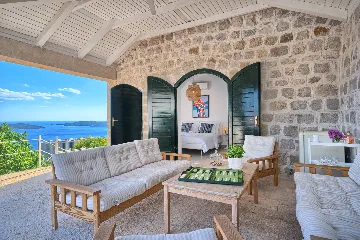 Private Pool Villa Retreat in Brsečine