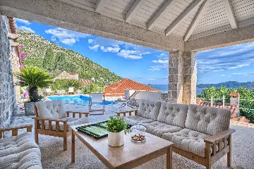 Private Pool Villa Retreat in Brsečine