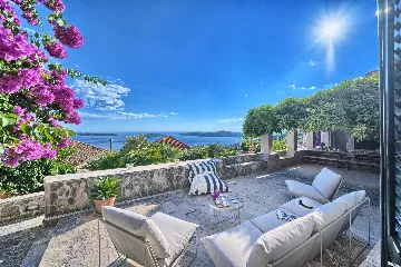 Private Pool Villa Retreat in Brsečine