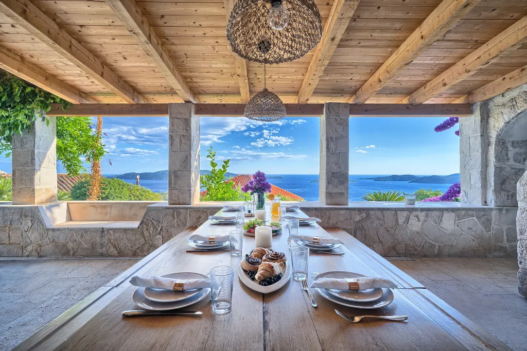 Private Pool Villa Retreat in Brsečine