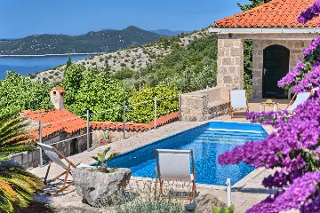 Private Pool Villa Retreat in Brsečine