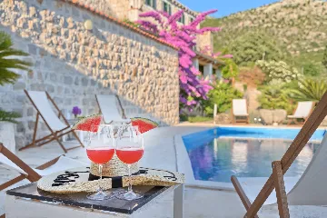 Private Pool Villa Retreat in Brsečine