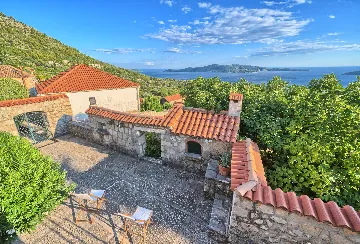 Private Pool Villa Retreat in Brsečine