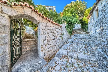 Private Pool Villa Retreat in Brsečine