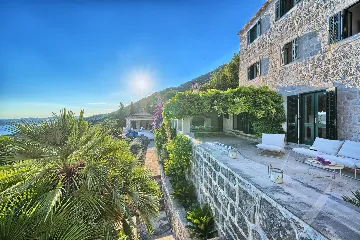 Private Pool Villa Retreat in Brsečine