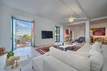 Private Pool Villa Retreat in Brsečine