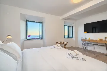 Private Pool Villa Retreat in Brsečine