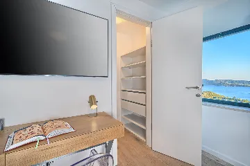 Private Pool Villa Retreat in Brsečine