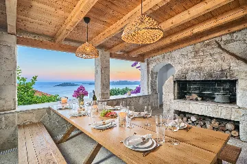 Private Pool Villa Retreat in Brsečine