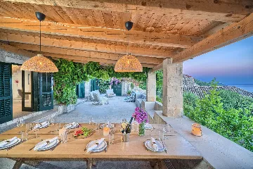 Private Pool Villa Retreat in Brsečine