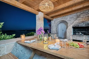 Private Pool Villa Retreat in Brsečine