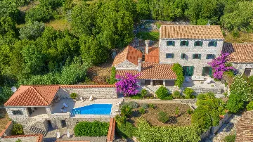 Private Pool Villa Retreat in Brsečine