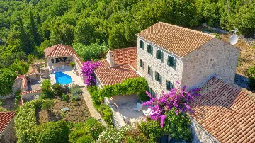 Private Pool Villa Retreat in Brsečine