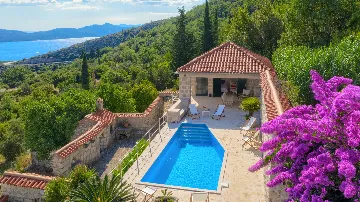 Private Pool Villa Retreat in Brsečine