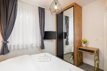 Modern Seaside Apartment with Pool in Okrug Gornji