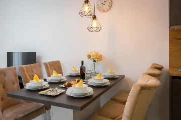 Modern Seaside Apartment with Pool in Okrug Gornji