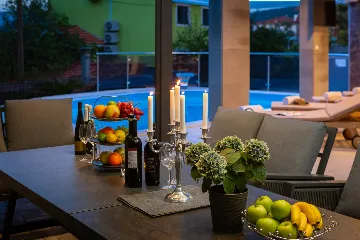 Modern Seaside Apartment with Pool in Okrug Gornji