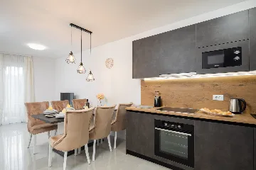 Modern Seaside Apartment with Pool in Okrug Gornji