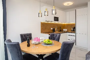 Modern Seaside Apartment with Pool in Okrug Gornji