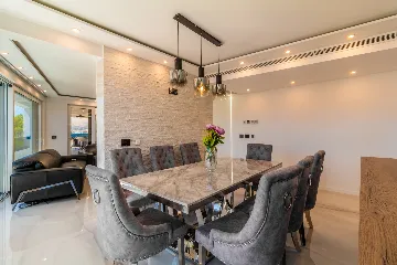 Penthouse Apartment with Shared Pool in Okrug Gornji