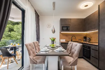 Seaside Apartment with Pool in Okrug Gornji