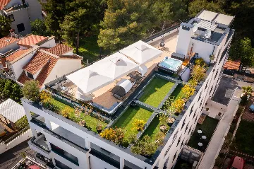 Modern Seaside Apartment with Pool, Okrug Gornji