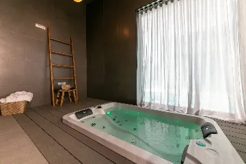 Spacious Family Villa with Pool in Kaštelir