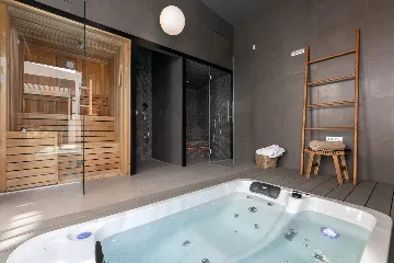 Spacious Family Villa with Pool in Kaštelir