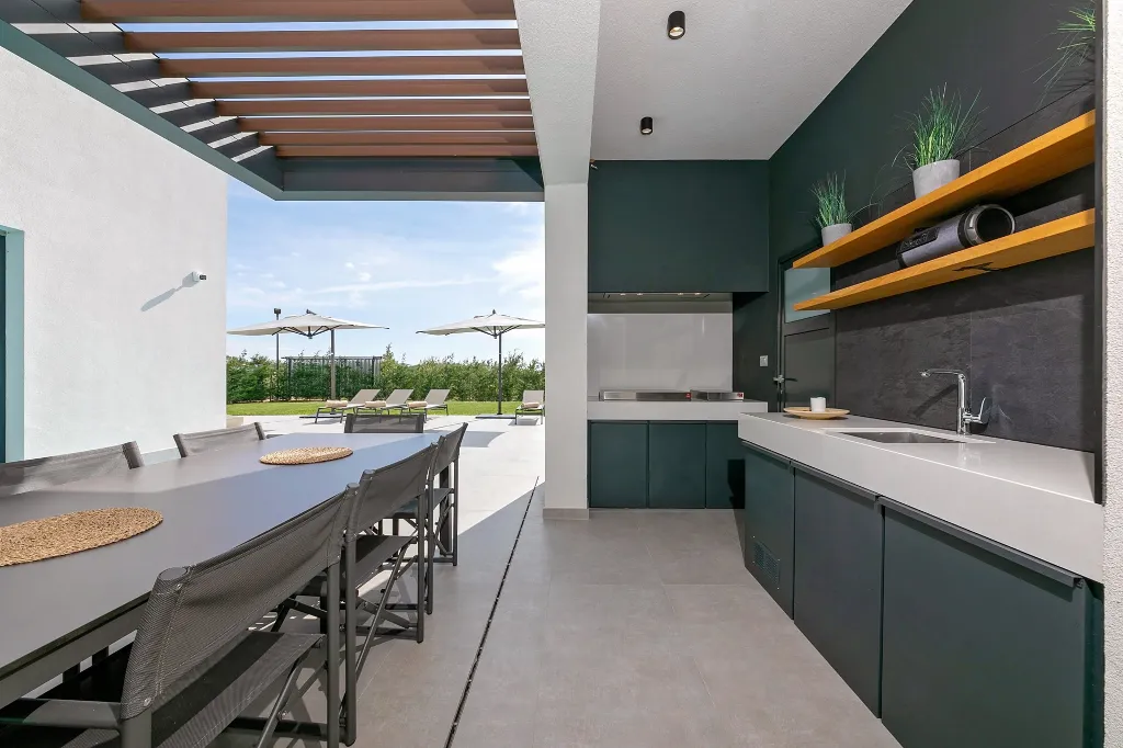 Spacious Family Villa with Pool in Kaštelir