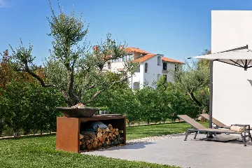 Spacious Family Villa with Pool in Kaštelir