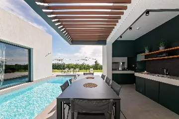 Spacious Family Villa with Pool in Kaštelir