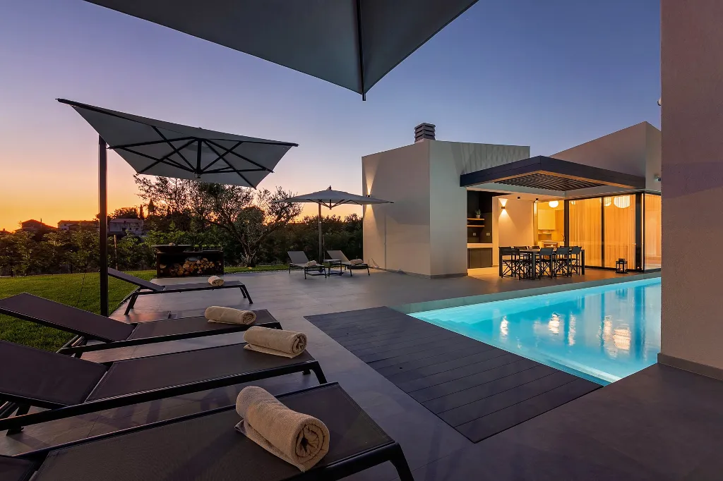 Spacious Family Villa with Pool in Kaštelir