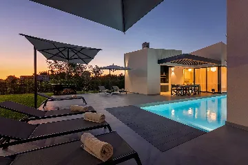 Spacious Family Villa with Pool in Kaštelir