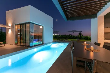 Spacious Family Villa with Pool in Kaštelir