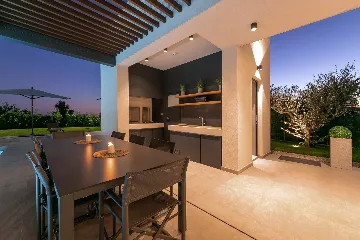 Spacious Family Villa with Pool in Kaštelir