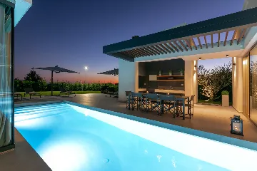 Spacious Family Villa with Pool in Kaštelir