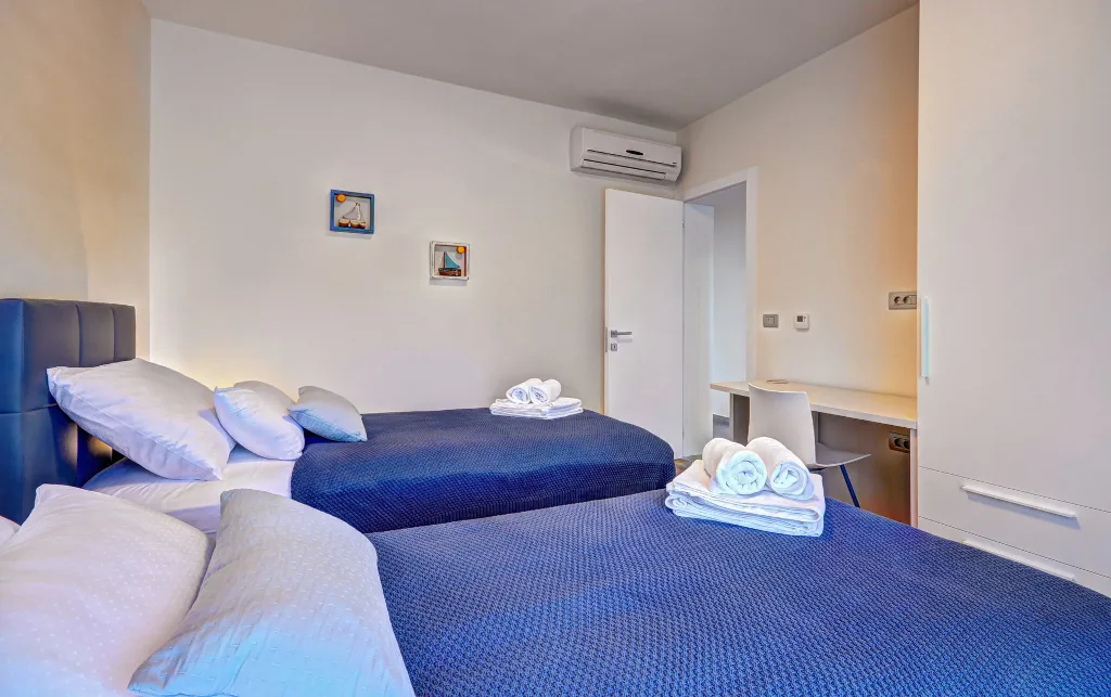 Seaside Family Villa with Pool Savudrija