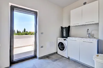 Seaside Family Villa with Pool Savudrija