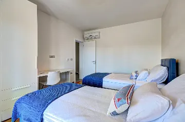 Seaside Family Villa with Pool Savudrija