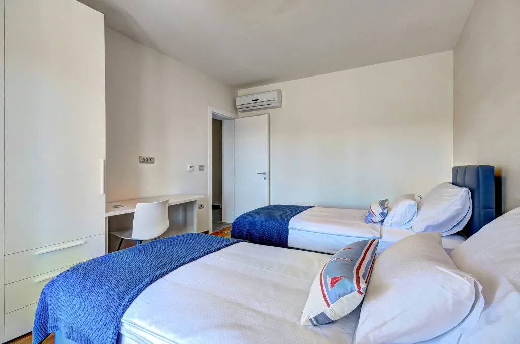 Seaside Family Villa with Pool Savudrija