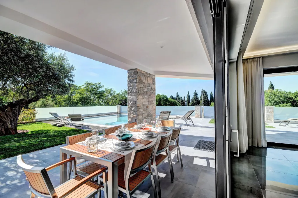 Seaside Family Villa with Pool Savudrija