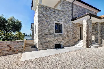 Seaside Family Villa with Pool Savudrija