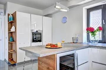 Seaside Family Villa with Pool Savudrija