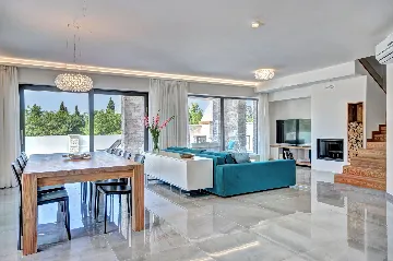 Seaside Family Villa with Pool Savudrija