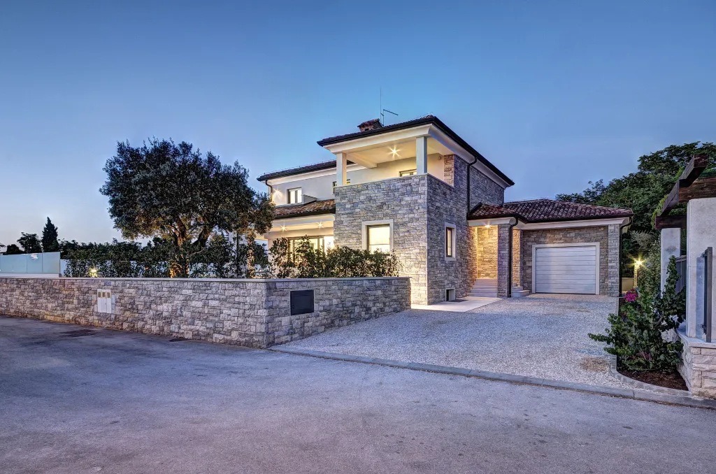 Seaside Family Villa with Pool Savudrija