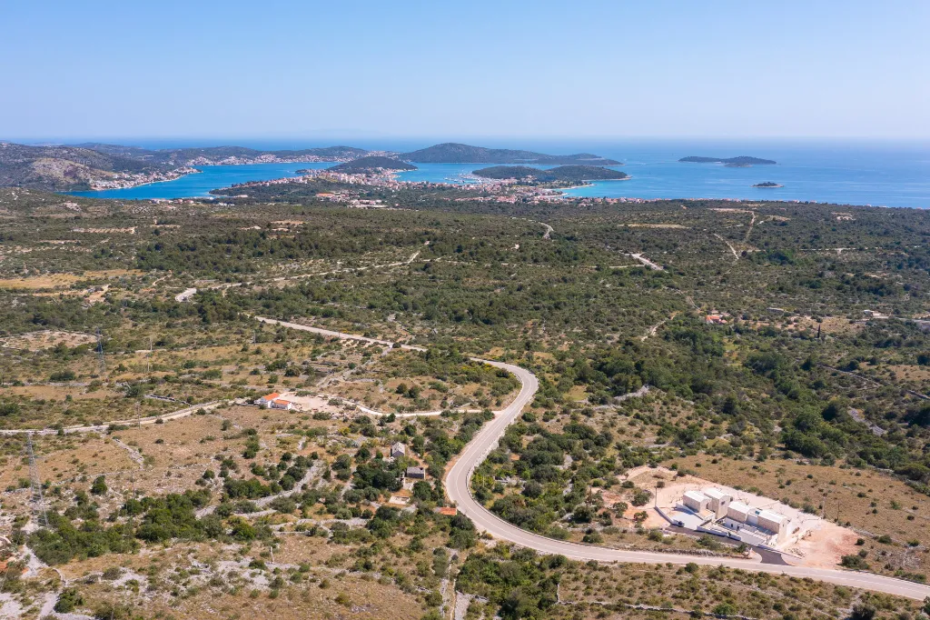 Modern Five-Bedroom Villa with Pool in Primošten