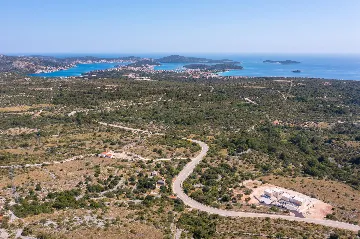 Modern Five-Bedroom Villa with Pool in Primošten
