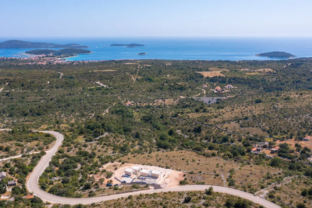Modern Five-Bedroom Villa with Pool in Primošten