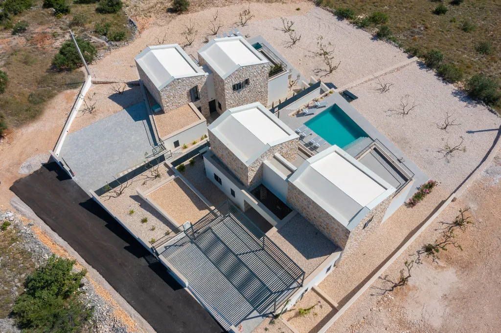 Modern Five-Bedroom Villa with Pool in Primošten